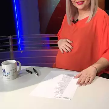 Mai are puţin şi naşte! O ştiristă gravidă în nouă luni a ajuns de nerecunoscut