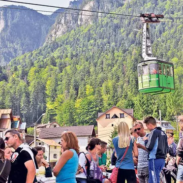 Se dau vouchere de vacanţă, dar nu se ştie câte şi cui