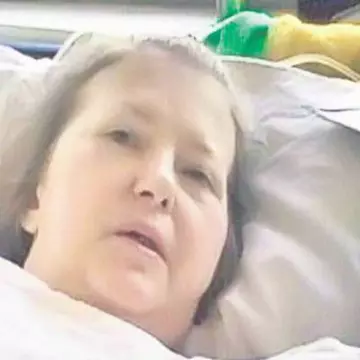 Au deplâns-o la televizor, dar nimeni nu a venit s-o vadă! Angela Ciochină a fost abandonată la capelă