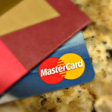 (P) Shopping #deNepretuit: câștigă 90 de carduri de cumpărături a câte 1.000 lei, oferite de Mastercard, plus multe alte premii