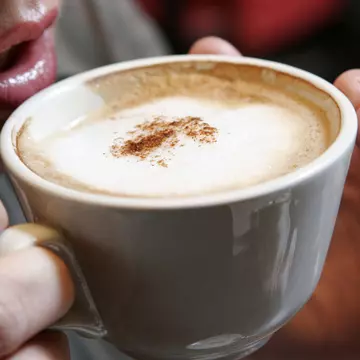 A plătit 35.000 de euro pentru o... cafea  
