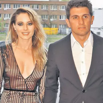 Laura Cosoi a decis: Își părăsește iubitul înainte de nuntă!