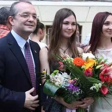 Are cu ce să se mândrească! Uite ce note a luat fiica lui Emil Boc la Bacalaureat