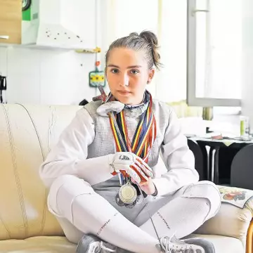 Fetiţa a cărei «păpuşă» preferată e floreta