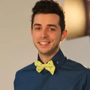 Marius Moga pozează în burlac