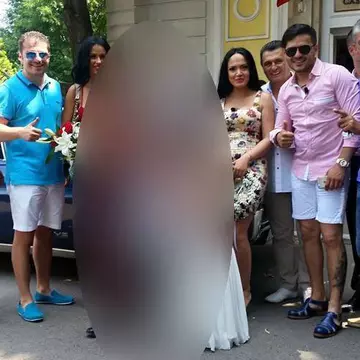 Toate vedetele s-au adunat la o nuntă la mare! Vezi cine sunt mirii!