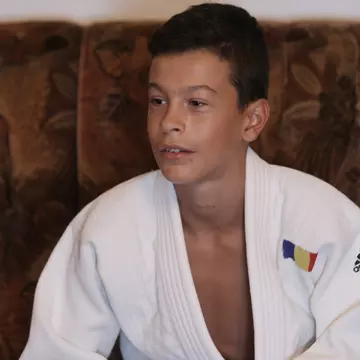 Băiatul care a renunţat la copilărie pentru judo