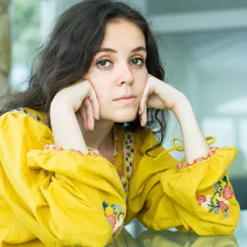 Povestea fetei care a făcut alergie la propriile emoții