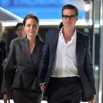 Brad Pitt și Angelina Jolie, trimiși la terapie de cuplu de mama actorului