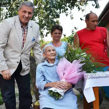A împlinit 108 ani! O femeie din Banat este, probabil, cea mai bătrână româncă