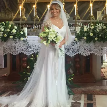 Nuntă cu repetiție! Laura Cosoi va intra din nou în biserică îmbrăcată în mireasă, la doar o săptămână de la cununie
