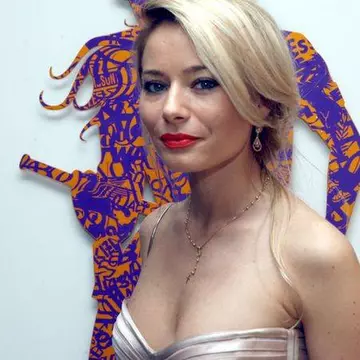 Primele poze cu Laura Cosoi în rochie de mireasă