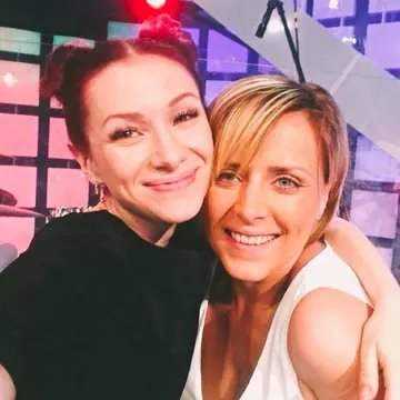 ”Veverița” blondă din emisiunea lui Măruță s-a măritat! Uite ce mireasă frumoasă a fost
