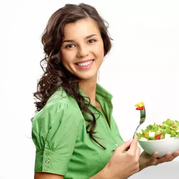 Top 8 alimente sărace în calorii care alungă foamea