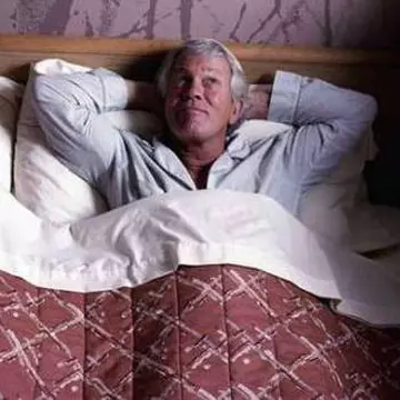  Să mai și râdem... Seara, Ion şi Maria se pregătesc de culcare