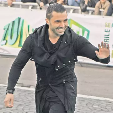 Pepe nu mai ajunge în vila sa din Pipera decât ca să doarmă