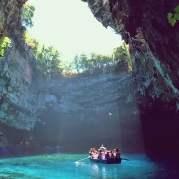 (P) Kefalonia, insula țestoaselor și a peisajelor fascinante