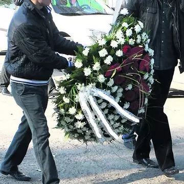 Valentin Ceaușescu a mers să depună coroană la înmormântarea Paulei Iacob