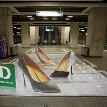 (P) Experimenteaza universul 3D, alaturi de Deichmann si noile vedete ale sezonului, in statiile de metrou Piata Victoriei 1 si Piata Unirii 2