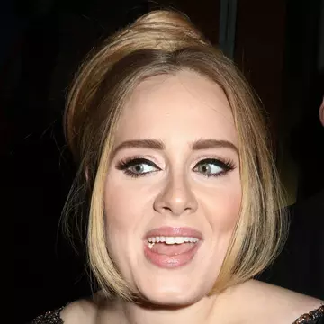 Adele a anunțat un turneu în 2016. Vezi dacă va concerta în România!