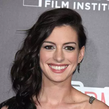 Actrița Anne Hathaway este însărcinată