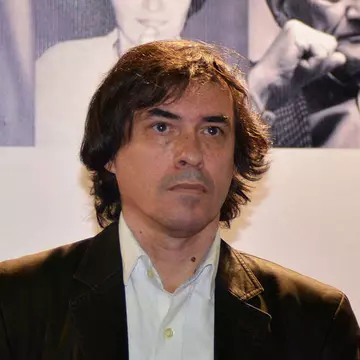 Mircea Cartarescu sare la gâtul televiziunilor! "Au propus ca modele vedete din cea mai joasa moral lume cu putinta"