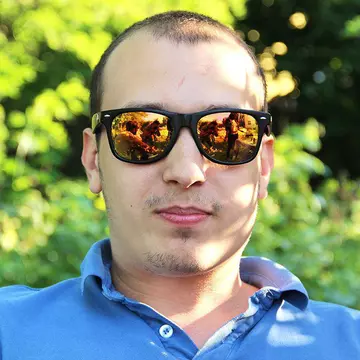 Marturii cutremuratoare de pe patul din spital a unui supravietuitor din Colectiv: ”Scriu cu piciorul drept, care îmi este bun prieten!”