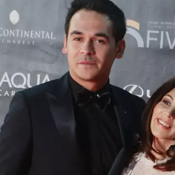 Nici vorbă de divorț! Lidia Buble așteaptă în van actul care îl eliberează pe Răzvan Simion de mama copiilor lui