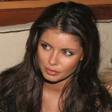 Ileana Lazariuc, mărturisire șoc. ”Dormeam pe mese, eram copilul restaurantelor”