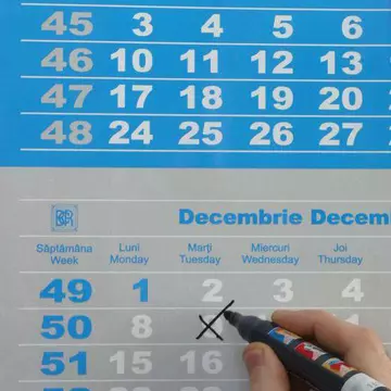 Calendarul sărbătorilor legale în 2016. Uite în ce zile vei sta acasă și când pică sărbătorile în week-end!