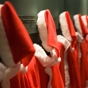 Cum le explicăm copiilor spiritul sărbătorilor. Sfaturi pe vârste de la doamna Crăciun