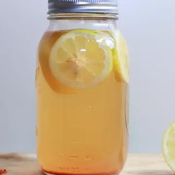 6 motive pentru care să nu mai consumi sucul de lămâie