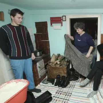 Reportaj exclusiv din singurul sat din Europa unde 16 familii trăiesc cel mai aproape de cer: ”Locuim în România, dar nu știe nimeni de noi”
