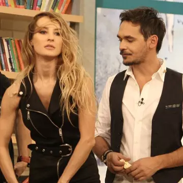 Ce o supara pe asistenta Flavia în direct si rezolva în pauza publicitara? O poza cât 1000 de cuvinte!