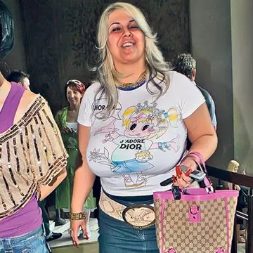 Raluca Badulescu a slabit 70 de kilograme, dar de sarbatori a mâncat jumatate de tava de prajituri într-o zi!