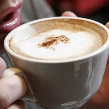 Cu ce înlocuim cafeluţa de dimineaţă? 5 alimente care ne dau energie