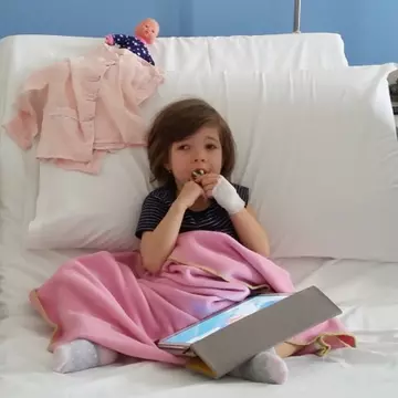 Coşmarul unei fetiţe de 4 ani a luat sfârşit! Medicii i-au redat şansa la o viaţă normală