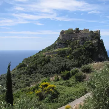 (P) Cetăți și castele în Corfu