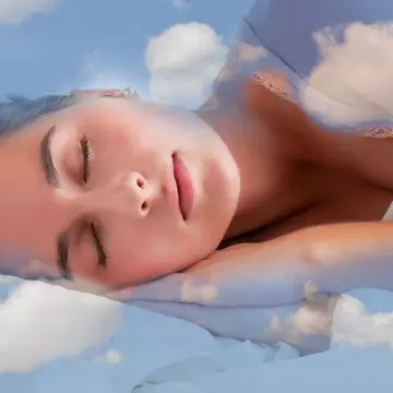 În ce poziție să dormi ca să visezi frumos