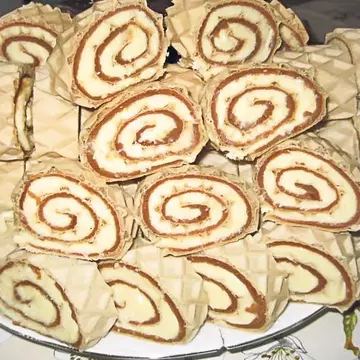 O reţetă pe zi - Ruladă cu biscuiţi