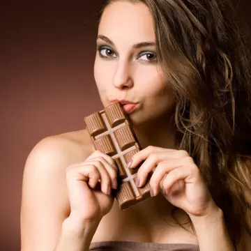 Cum se ține dieta ”Cinch” prin care slăbești mâncând ciocolată