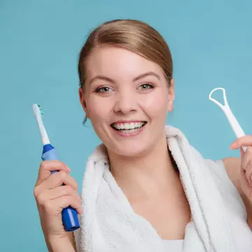 De ce este bine să îți cureți limba
