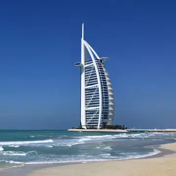 Fiica celei mai cunoscute astroloage din România a înnebunit toți șeicii din Dubai. Asta înseamnă să îți surâdă astrele!