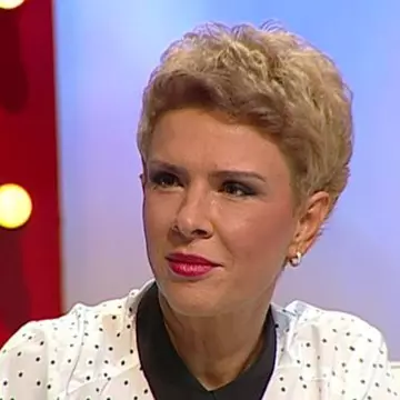 Ea este mama lui Teo Trandafir. Seamana cu vedeta de televiziune?