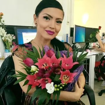 Andreea Mantea, decolteu amețitor la premiile Tv Mania