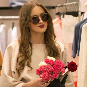 “Arată ca o curcă, nu are clasă“! Cine spune asta despre Iulia Albu