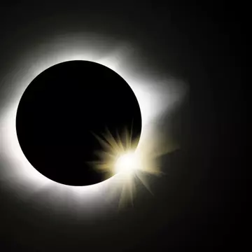 Eclipsă de lună pe 23 martie. Cum sunt afectate zodiile