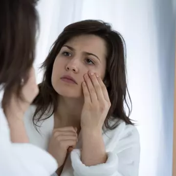 Testul ochiului îți spune dacă suferi de oboseală suprarenală