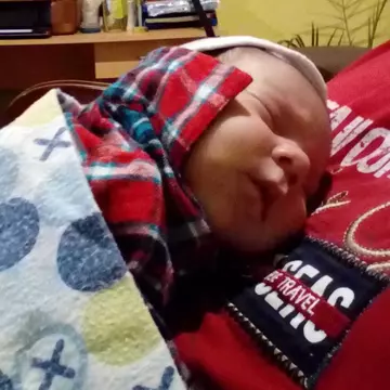Povestea tragică a lui Luca Eduard, bebelușul care era perfect sănătos marți, dar care a murit sâmbătă, sub ochii doctorilor