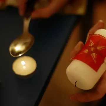 Câte poti face cu o lumânare! 5 lucruri la care sigur nu te-ai fi gândit vreodata